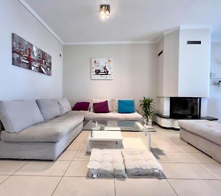 Central Apartment In Quiet Neighborhood Near Sandy Beach Chania  ภายนอก รูปภาพ