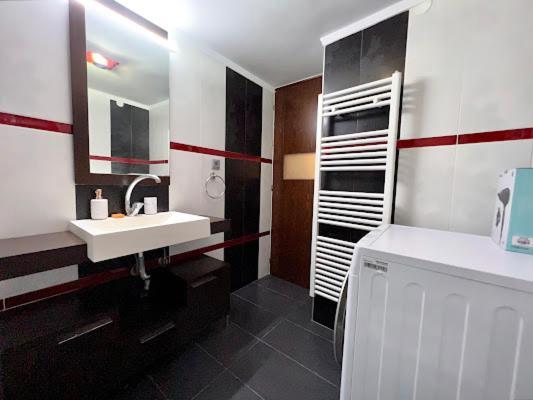 Central Apartment In Quiet Neighborhood Near Sandy Beach Chania  ภายนอก รูปภาพ