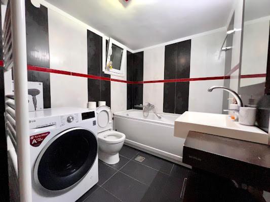 Central Apartment In Quiet Neighborhood Near Sandy Beach Chania  ภายนอก รูปภาพ